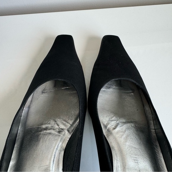 Stuart Weitzman Low Black Pointed Toe Heels - Picture 9 of 13